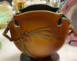 Roseville Pottery Pinecone Fan Pattern Vase
