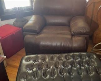 New Automatic Recliner 
Storage Bin