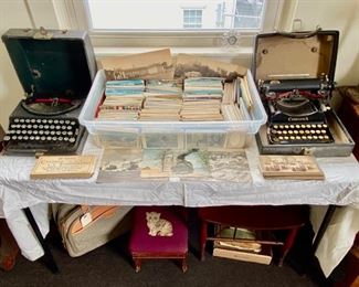 HUGE collection of vintage postcards! Most linen.