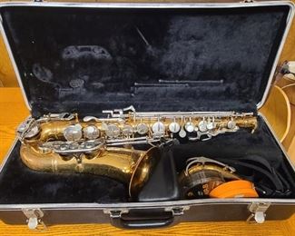 Saxophone ~ The Selmar Company- Bundy II