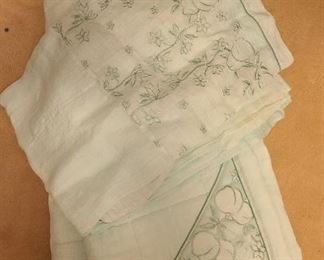 Linen bed spread w/pillow shams