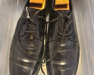 Men's shoes brand Vibram
Size 13