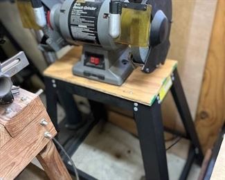 Craftsman 8" bench grinder. Like new!