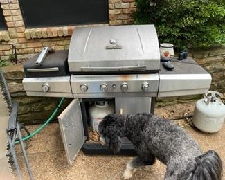 Brodie has made sure this Char-Broil BBQ grill works perfect!!