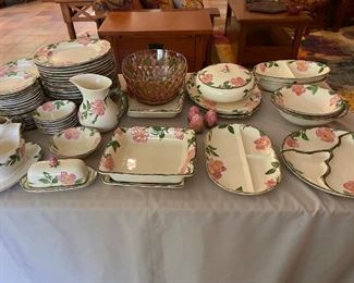 USA Franciscan earthenware lots of pieces with great serving pieces