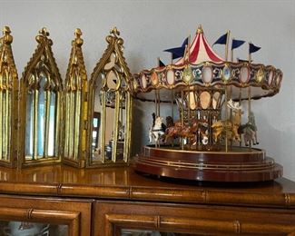 Four panel mirror, musical carousel 