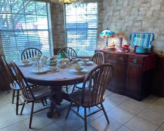 Looking into the kitchen dining area