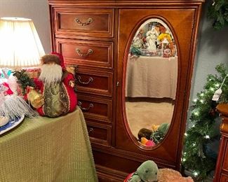 Beautiful tall boy with matching pieces, lots of soft toys