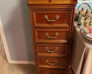 Matching jewelry or lingerie chest