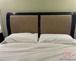 SCHNADIG Bedroom Set