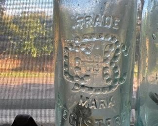 Antique Bottle Trade Mark Chicago Consoidation bottling co.
14 to 18 Charles place 