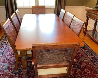 Lane table and chairs
2x leaves                                 
8 chairs                                     Sideboard
Excellent condition 