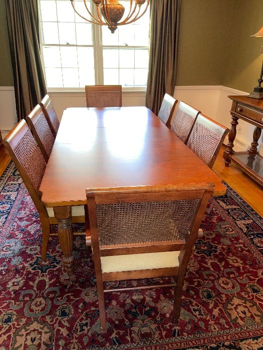 Lane table and chairs
2x leaves                                 
8 chairs                                     Sideboard
Excellent condition 