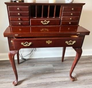 Thomasville ladies 2024 writing desk