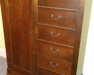 Dresser/wardrobe with lifting top for jewelry 