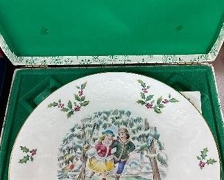 1977 Royal Doulton Christmas Plate