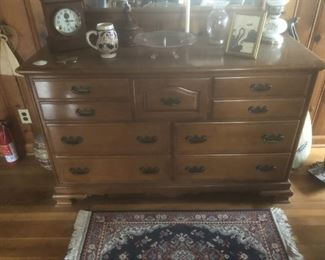 maple dresser w/mirror