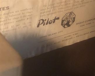 Pilot T-531 vintage radio circa 1946