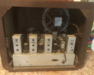 Pilot T-531 vintage radio circa 1946