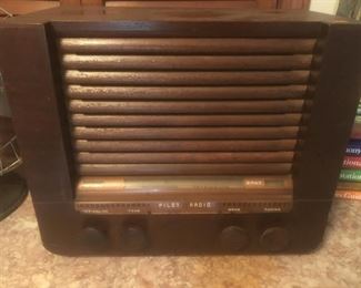 Pilot T-531 vintage radio circa 1946