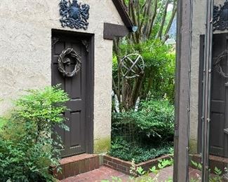 Garden decor everywhere 