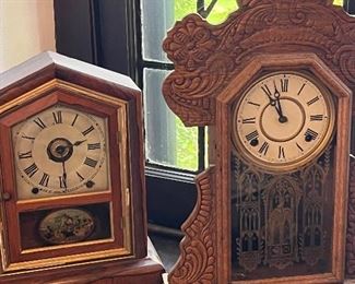 Antique rosewood Seth Thomas clock
Large Ingraham mantle clock 