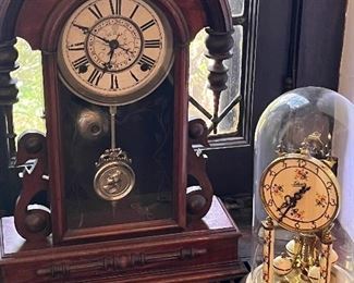 A very impressive antique Ansonia parlor clock…

A Vintage Schatz Jahresuhrenfabrik Germany 49 Dome Anniversary 400 Day Clock
