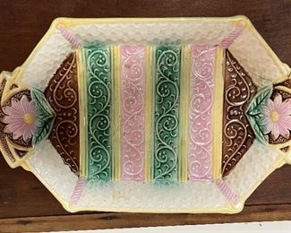 Antique majolica serving plate