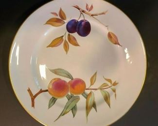 EVESHAM GOLD by ROYAL WORCESTER ENGLAND 10" SET OF 12 DINNER PLATES