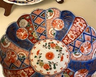 Antique Japanese very fine Imari Scalloped Bowl circa 1760