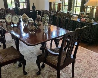 Stunning dining room!