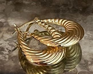 14KT gold shrimp hoops