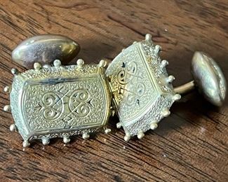Amazing 9KT gold Victorian cufflinks