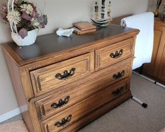 3 drawer chest of drawers 