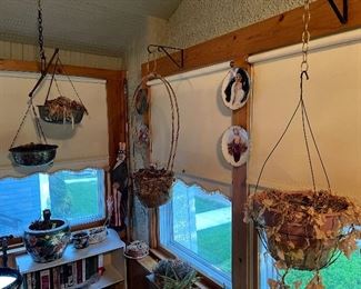 Hanging pots 