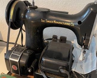 Singer Featherweight 1952