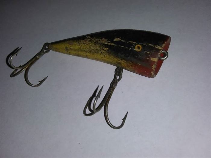 VINTAGE FISHING LURES Online Auction Featuring: starts on 5/30/2022