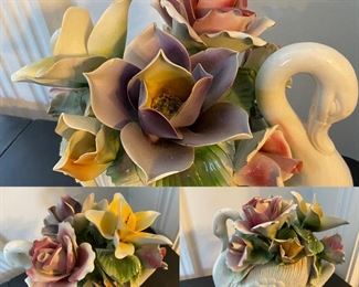 Capodimonte Large Swan Floral 