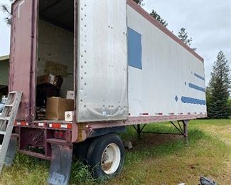 Airtight!!no dust or water in this baby! 28’ van box trailer