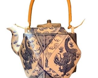 Large teapot 