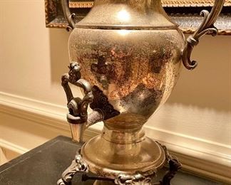Trophy urn
