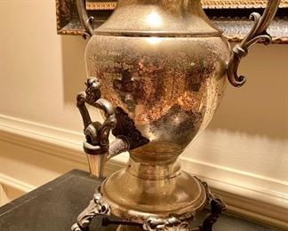 Trophy urn