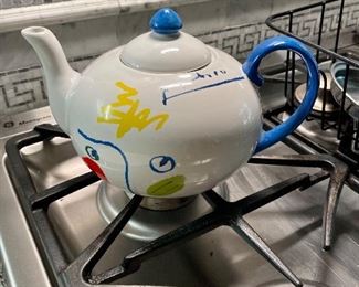 Picasso teapot