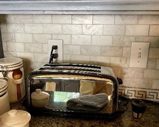 Countertop appliances coffee pot, toaster 