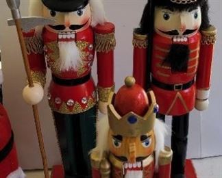 Christmas Decor - Nutcrackers 
