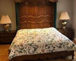 Henredon Manufacture - series "Vallandry"  king size tester canopy bed.  Includes: matching night stands and in the next pic, dresser w/ mirror