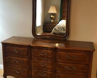Henredon matching dresser w/ mirror for prior king bed