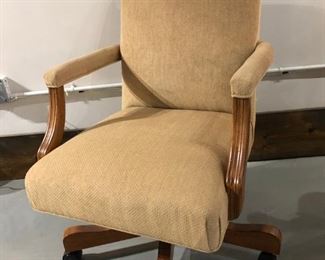 Ethan Allen desk chair with cream chenille fabric