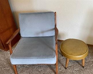Mid-Century Lounge Chair & Ottoman