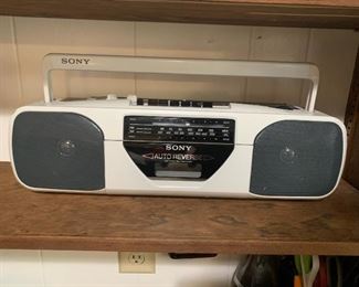 Vintage Sony Boom Box, CFS-202 Radio, Cassetter, Corder